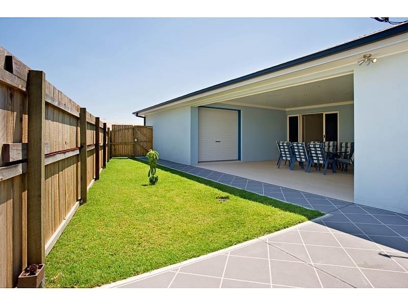 14 Denver Grove, Regents Park QLD 4118