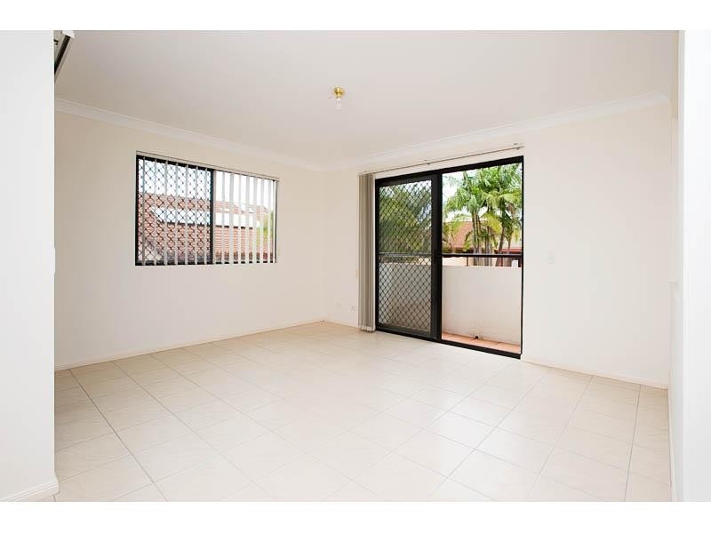 1/2200 Logan Road, Upper Mount Gravatt QLD 4122