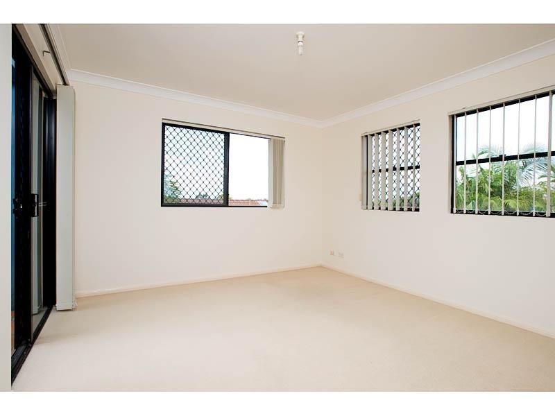 1/2200 Logan Road, Upper Mount Gravatt QLD 4122