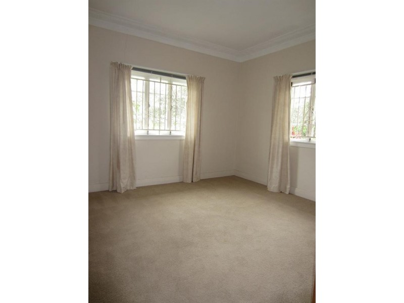 15 Burn Street, Camp Hill QLD 4152