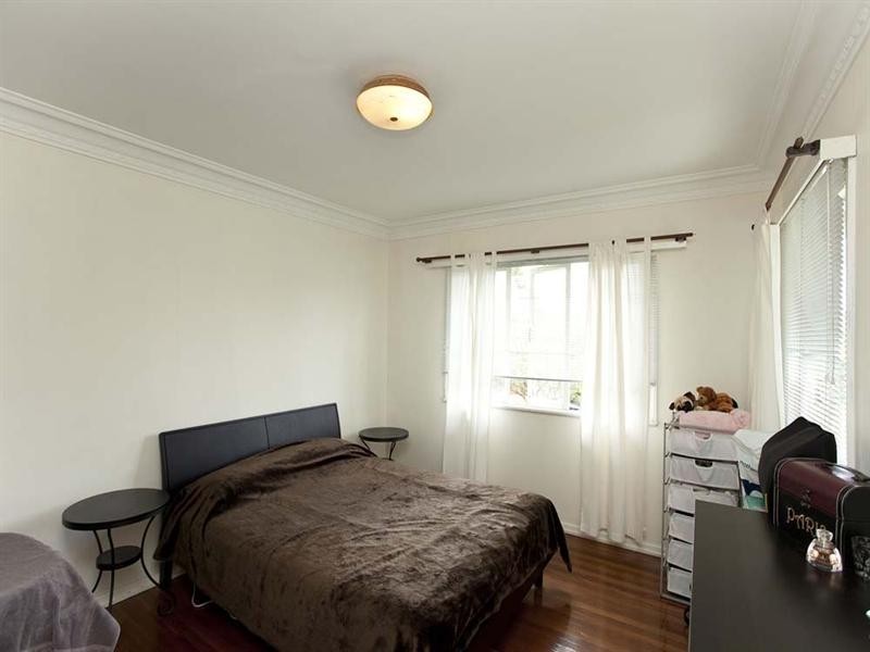 27 Curfew Street, Upper Mount Gravatt QLD 4122