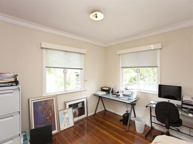 27 Curfew Street, Upper Mount Gravatt QLD 4122