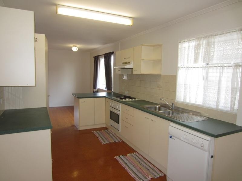 8 Everett Street, Upper Mount Gravatt QLD 4122