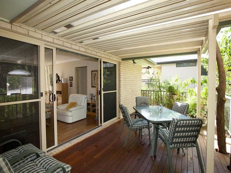 32 David Road, Holland Park QLD 4121