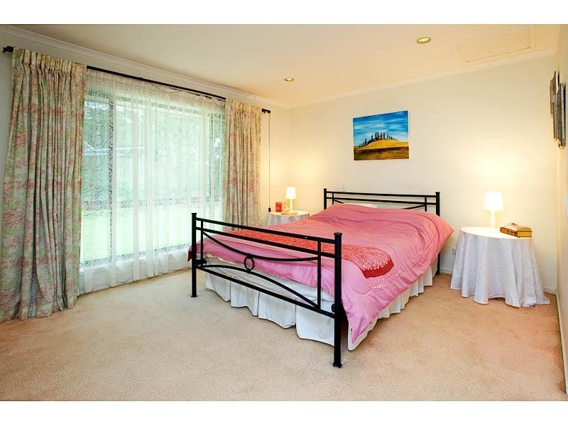 15 Goorari Street, Eight Mile Plains QLD 4113