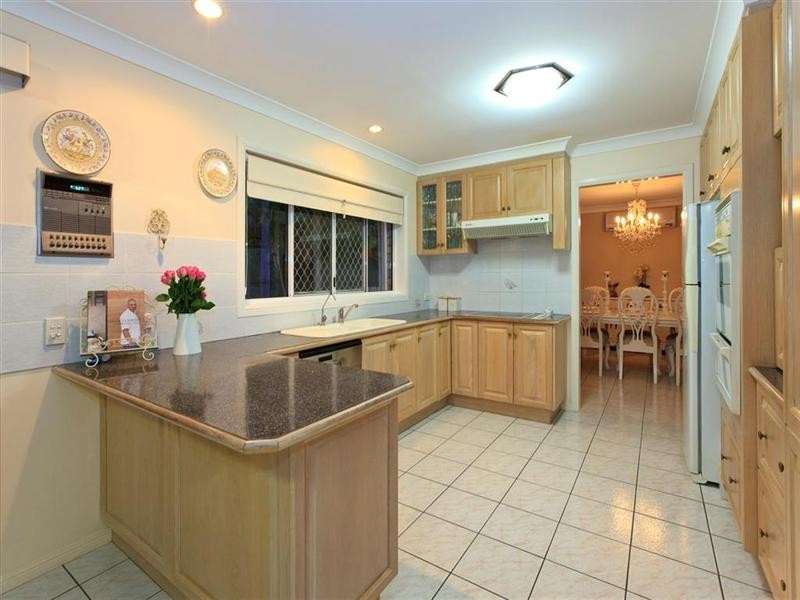 43 Wisteria Crescent, Mount Gravatt East QLD 4122