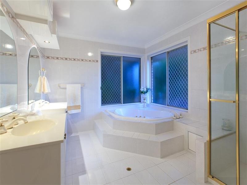 43 Wisteria Crescent, Mount Gravatt East QLD 4122