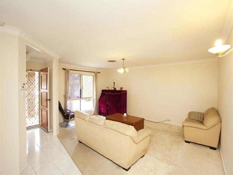 8 Falstaff Street, Belmont QLD 4153