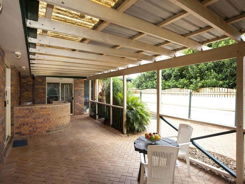 8 Falstaff Street, Belmont QLD 4153