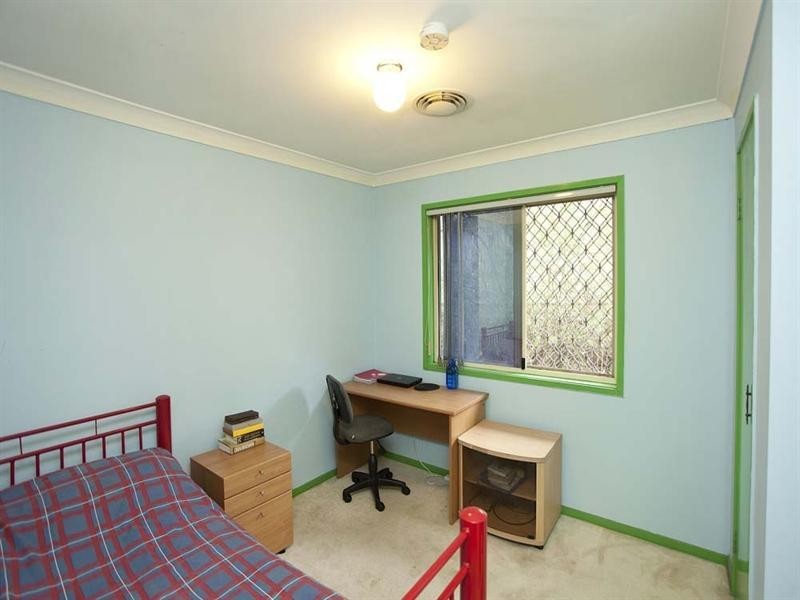 8 Falstaff Street, Belmont QLD 4153