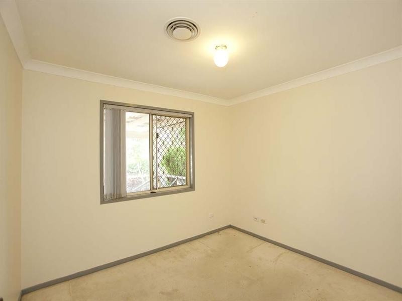 8 Falstaff Street, Belmont QLD 4153