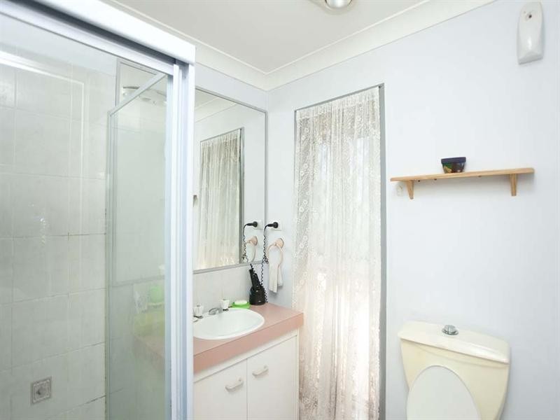 8 Falstaff Street, Belmont QLD 4153