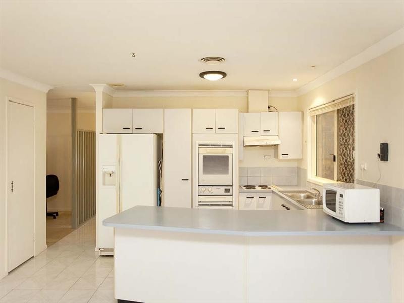 8 Falstaff Street, Belmont QLD 4153