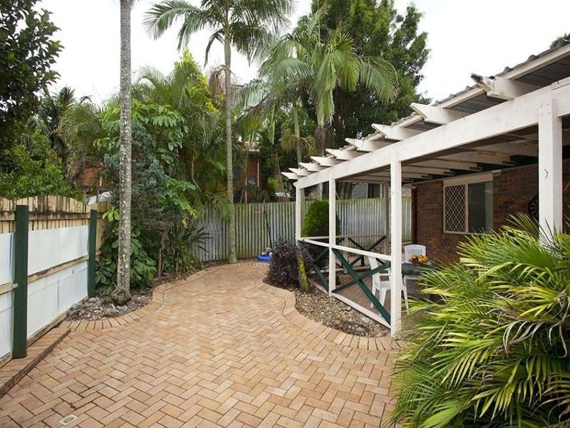 8 Falstaff Street, Belmont QLD 4153