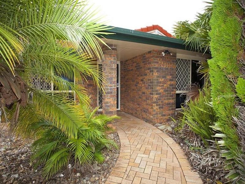 8 Falstaff Street, Belmont QLD 4153