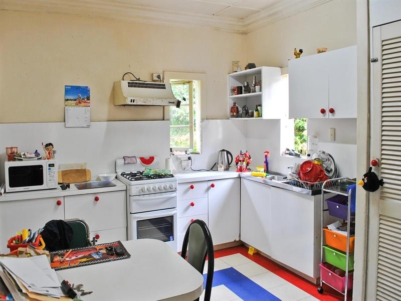 865 Logan Road, Holland Park West QLD 4121