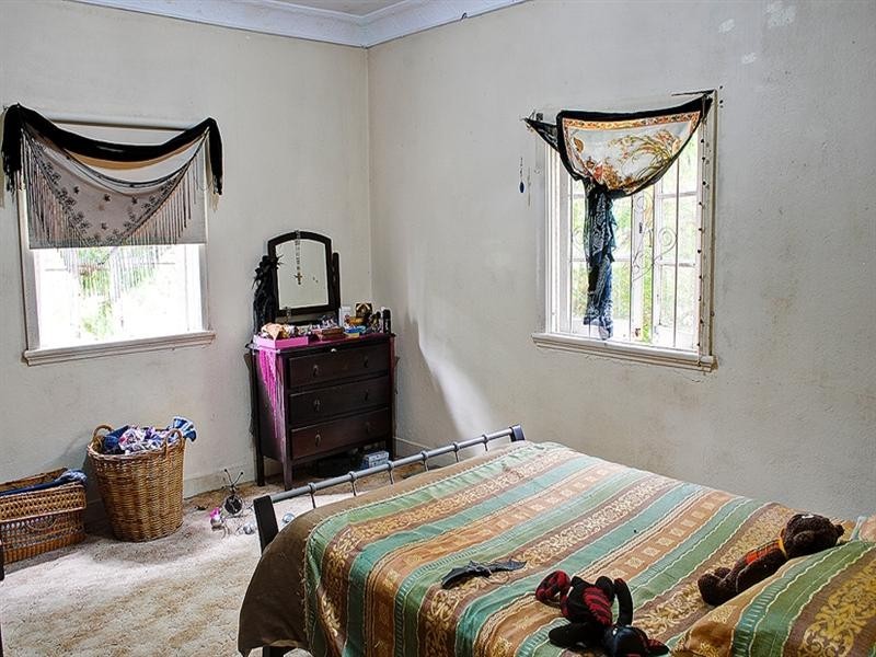 865 Logan Road, Holland Park West QLD 4121