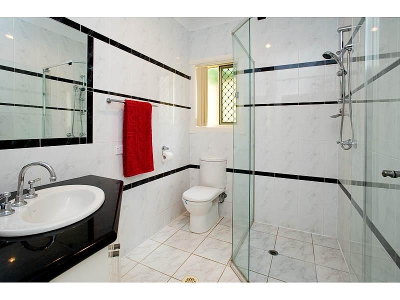 15 Frankenia Court, Regents Park QLD 4118