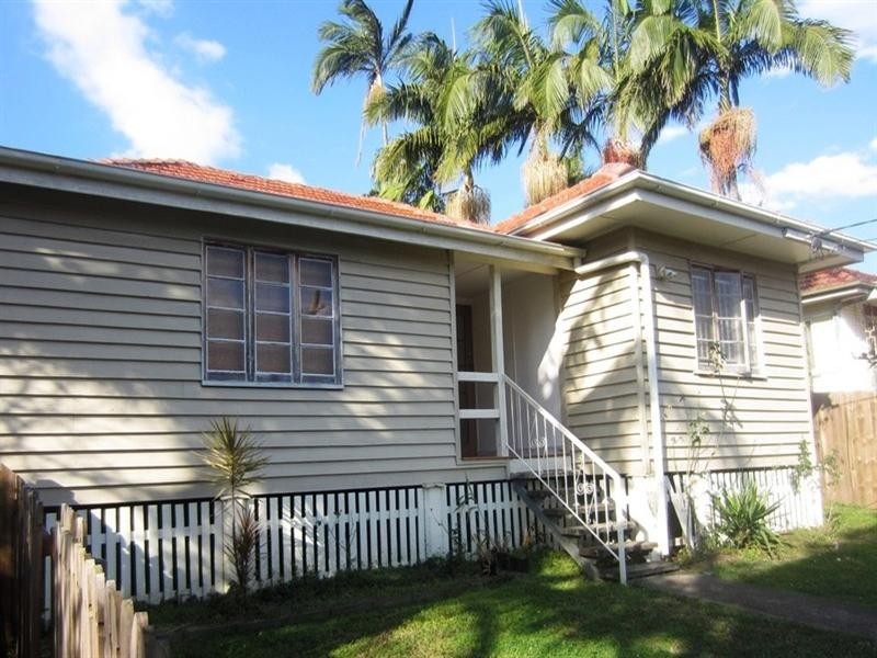 30 Eric Road, Holland Park QLD 4121