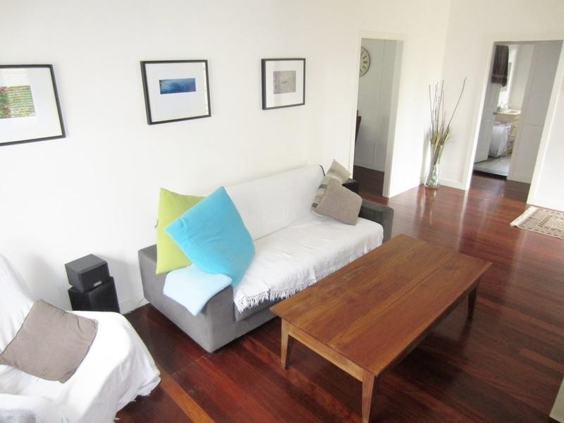 30 Eric Road, Holland Park QLD 4121