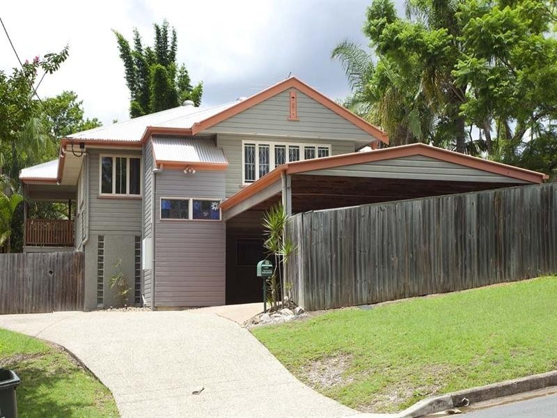 37 Carnelian Street, Holland Park QLD 4121