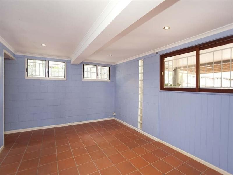 37 Carnelian Street, Holland Park QLD 4121