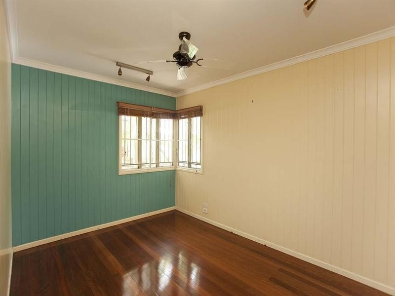 37 Carnelian Street, Holland Park QLD 4121