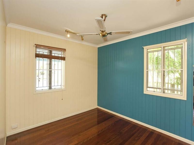 37 Carnelian Street, Holland Park QLD 4121