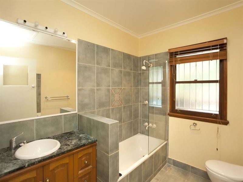 37 Carnelian Street, Holland Park QLD 4121