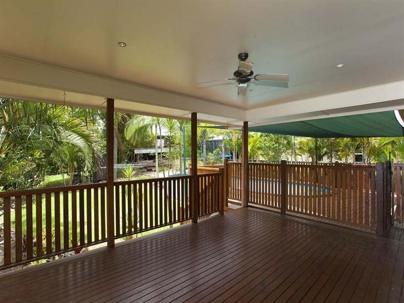 37 Carnelian Street, Holland Park QLD 4121