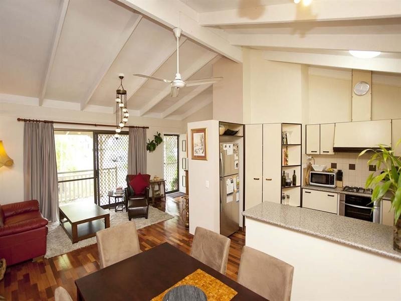 15 Winthrop Street, Wishart QLD 4122