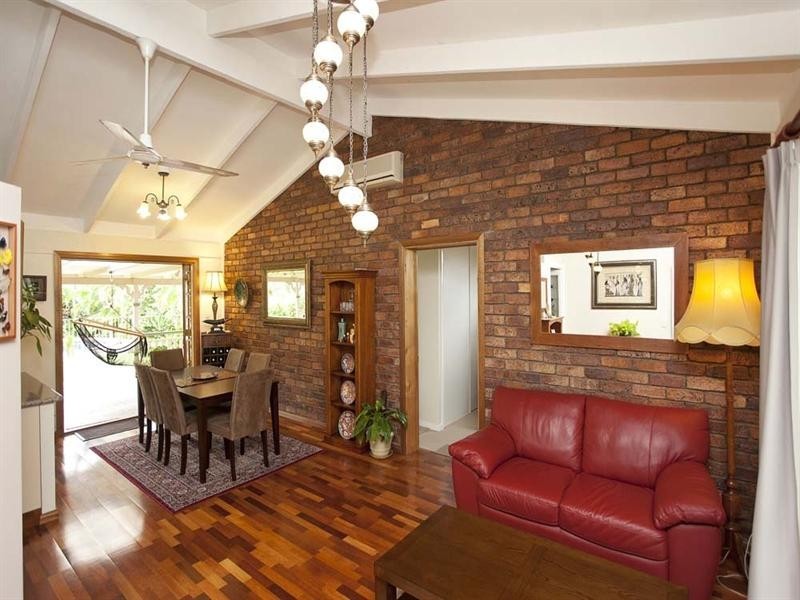 15 Winthrop Street, Wishart QLD 4122