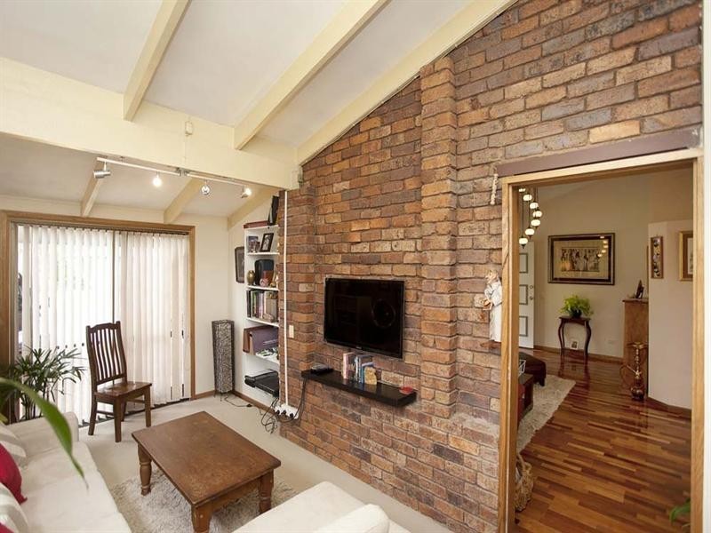 15 Winthrop Street, Wishart QLD 4122