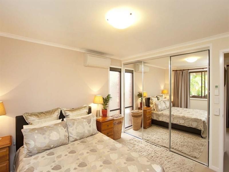 15 Winthrop Street, Wishart QLD 4122