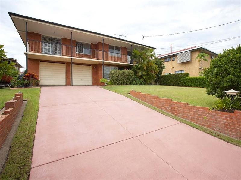 42 Tandanya Street, Mansfield QLD 4122