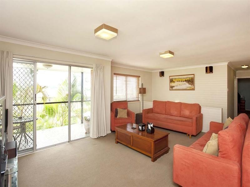 42 Tandanya Street, Mansfield QLD 4122