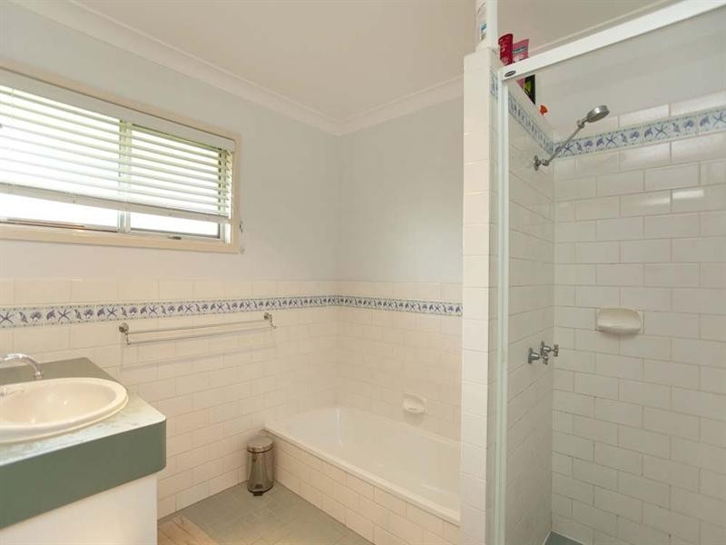 42 Tandanya Street, Mansfield QLD 4122