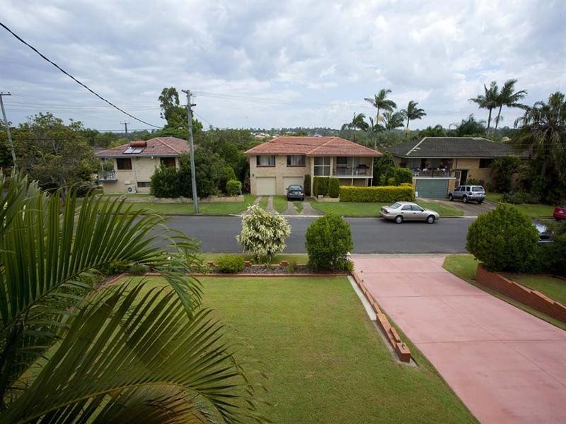 42 Tandanya Street, Mansfield QLD 4122