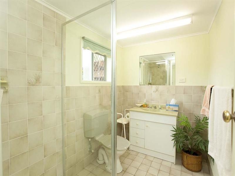 6 Menkira Street, Mansfield QLD 4122