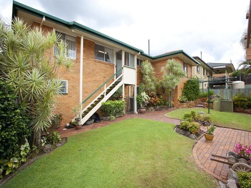 6 Menkira Street, Mansfield QLD 4122