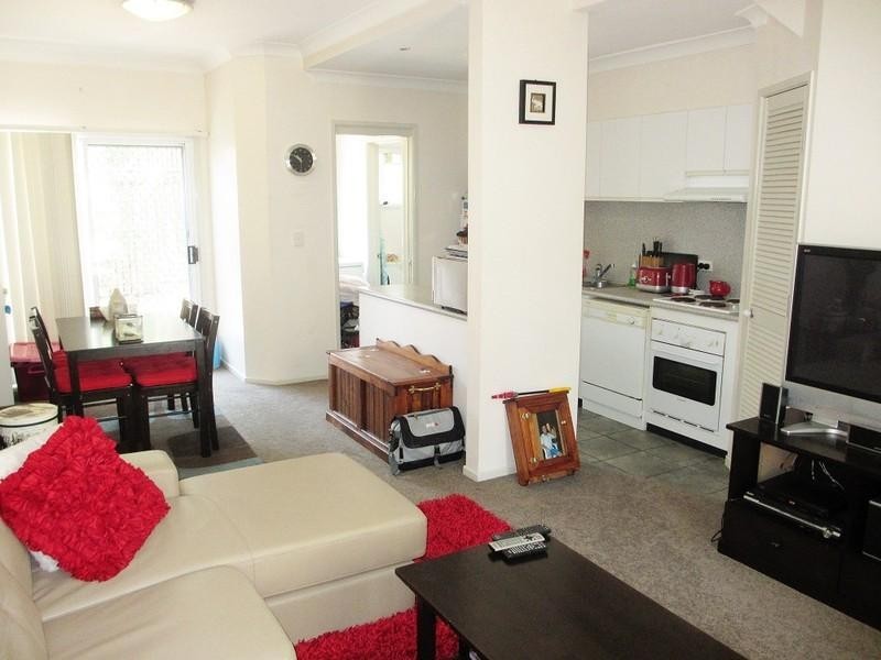 9/8 Mahina Place, Wishart QLD 4122