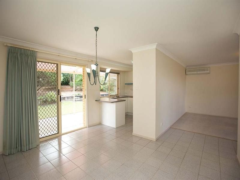 26 Mindona Street, Wishart QLD 4122