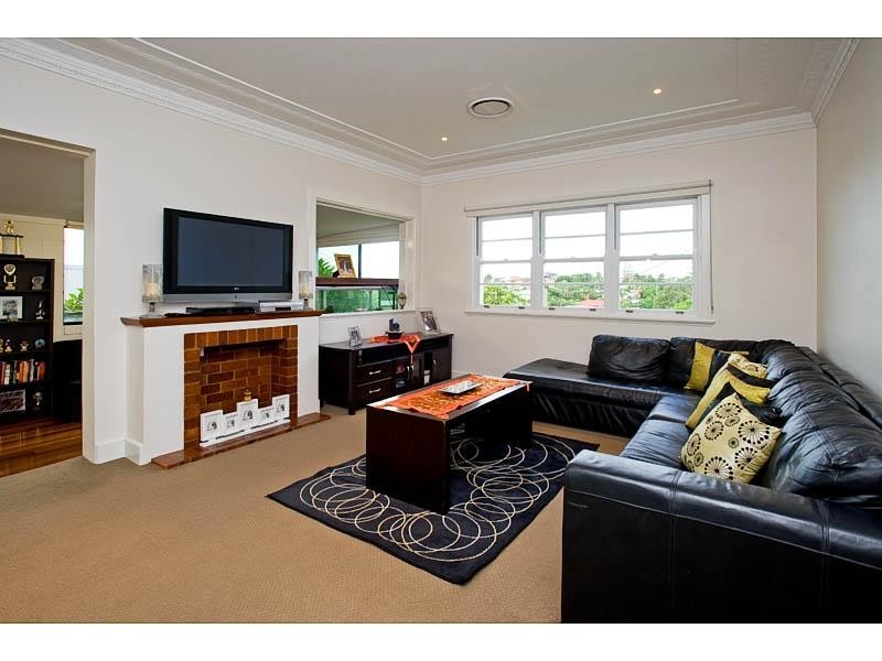 67 Macaulay Street, Coorparoo QLD 4151