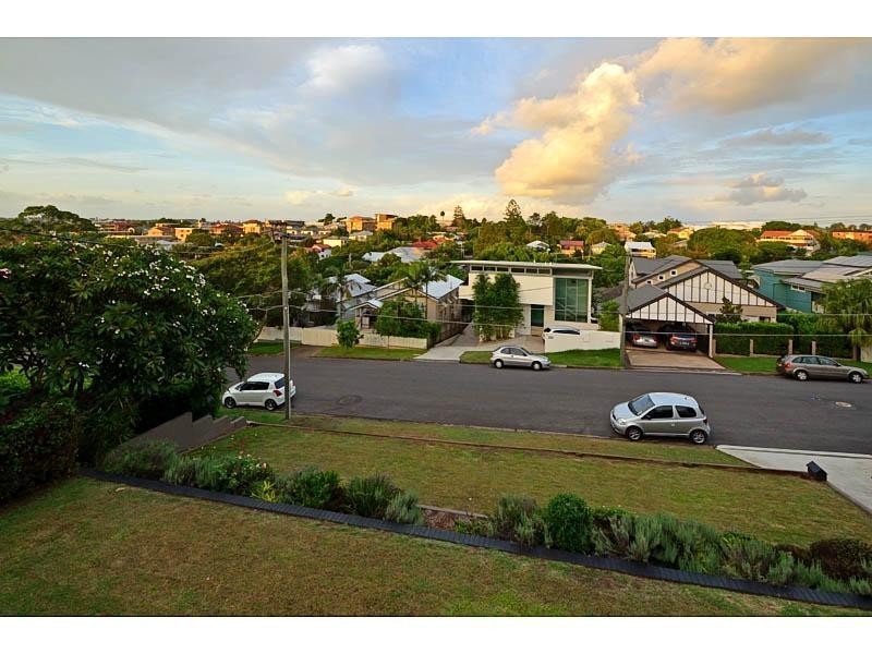 67 Macaulay Street, Coorparoo QLD 4151