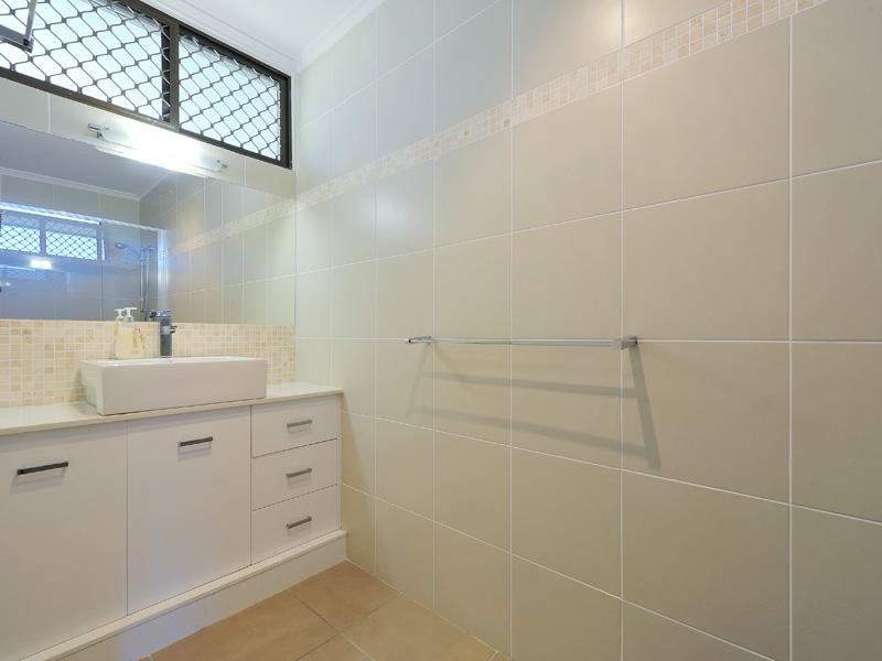 16 Bakewell Street, Mount Gravatt East QLD 4122