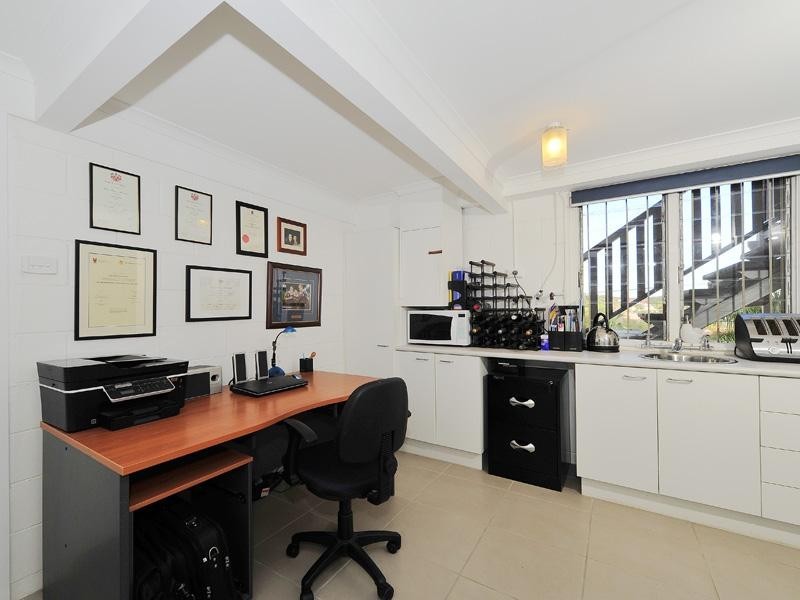 16 Bakewell Street, Mount Gravatt East QLD 4122