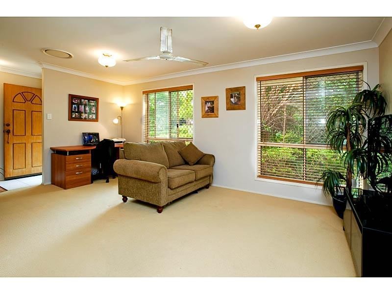 10 Pindari Crescent, Wishart QLD 4122