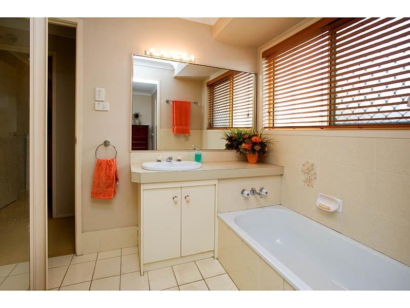 10 Pindari Crescent, Wishart QLD 4122