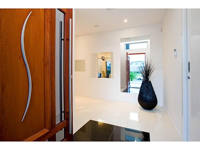 2 Barramul Place (Cnr Esplanade), Thornlands QLD 4164