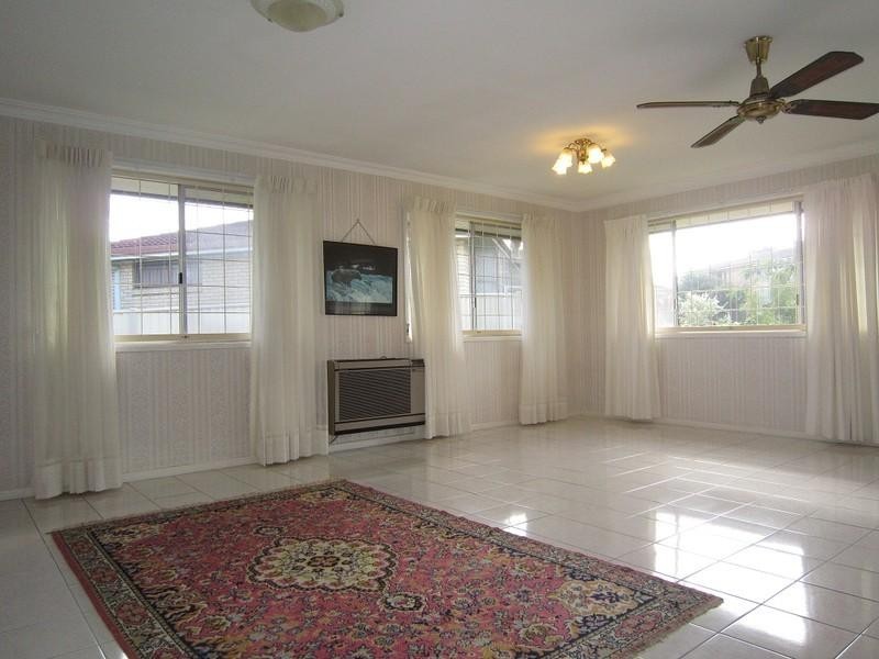 9 Iberis Street, Macgregor QLD 4109